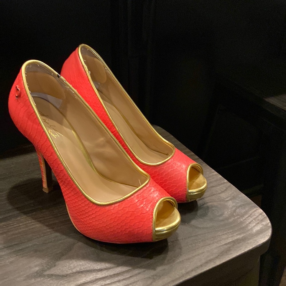 Barbie pink heels